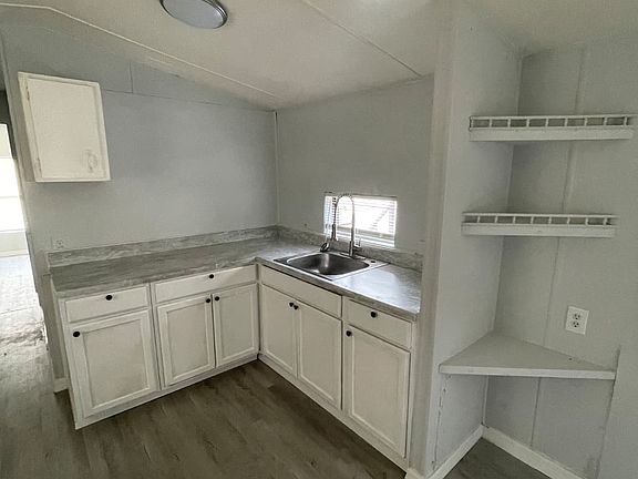 5th image of 1045 Hickory Ln #8