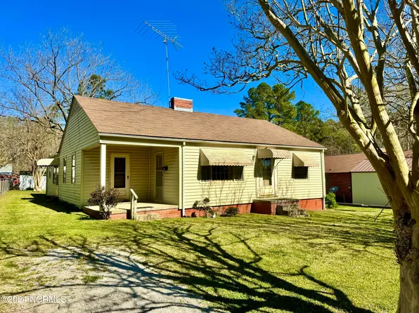 402 Halifax Street, Williamston, NC 27892