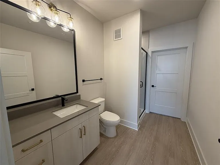 District on the Etowah Apartments — Photo 1158