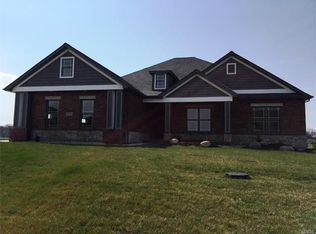 8442 Stone Ledge Dr, Edwardsville, IL 62025