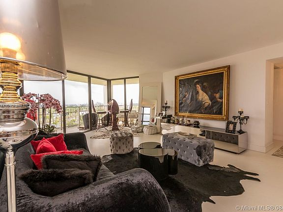 4th image of 1000 Quayside Ter APT 1711
