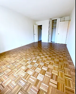 Rented by Avenues Real Estate | media 31