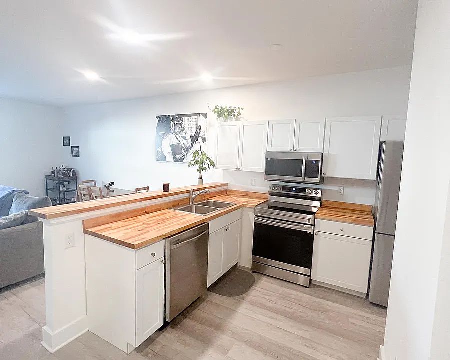 1st image of 207 Ann Cir #10