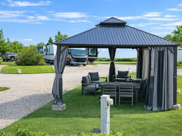 4584 E Us Highway 290 #286, Fredericksburg, TX 78624