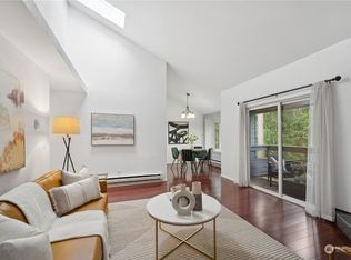 8414 240th St SW APT B302, Edmonds, WA 98026