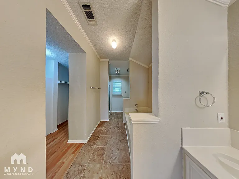 3205 Meadowview Dr — Photo 17