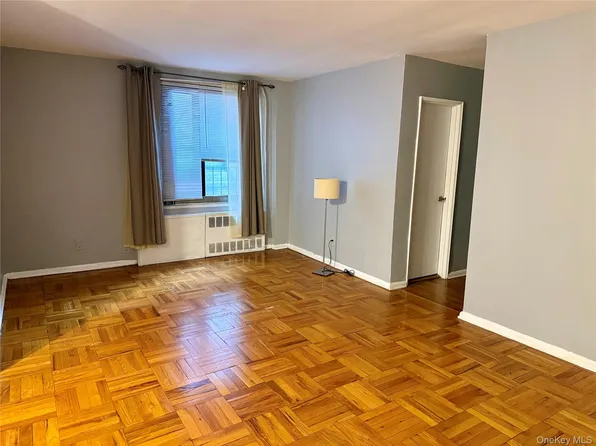 277 Bronx River Rd APT 3M, Yonkers, NY 10704