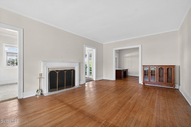 5th image of 17 N Park Drive