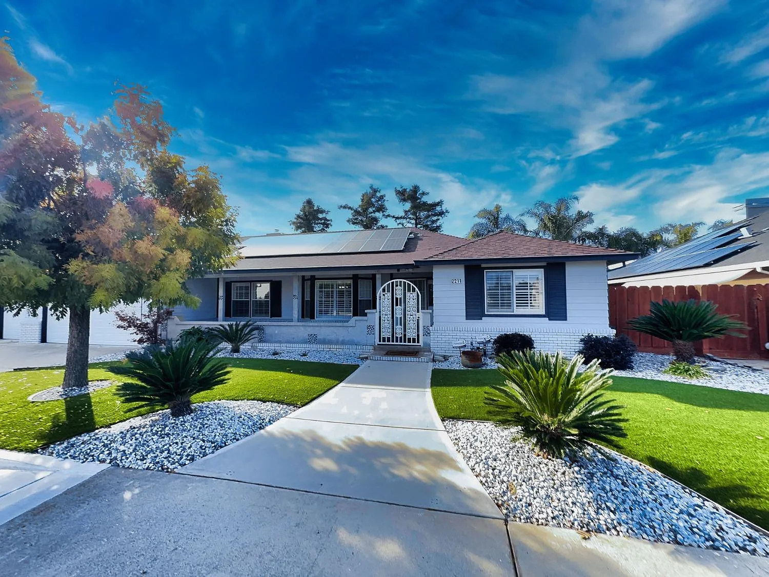 2211 N Johnson Rd photo 1