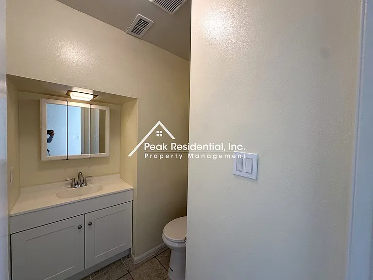 10262 Mills Station Rd — Photo 7