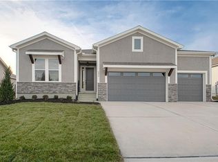 4624 SW Robinson Dr, Lees Summit, MO 64083
