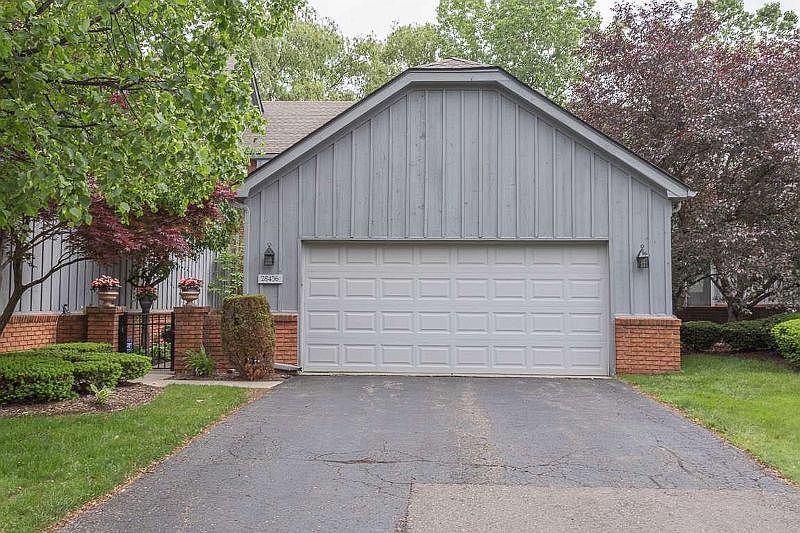 1st image of 28456 Venice Cir #1