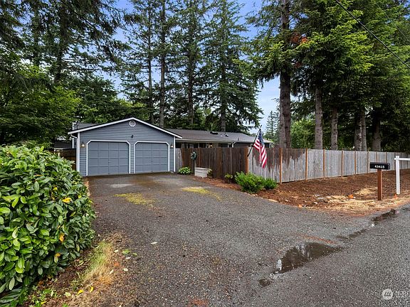 Two car garage and a fully fenced yard>