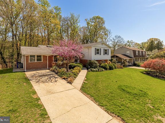 2nd image of 1005 Ruppert Rd