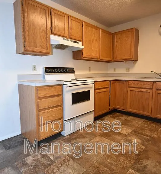 809 W Villard St #47 — Photo 6
