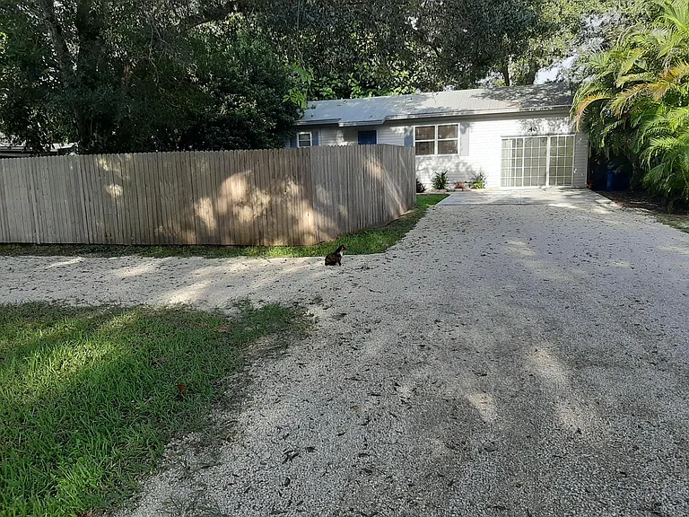 4031 Iola Dr — Photo 32
