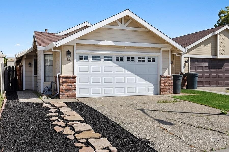 1st image of 1336 Chignahuapan Way