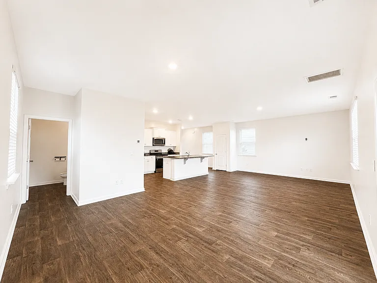 169 Oakwood Blvd — Photo 8