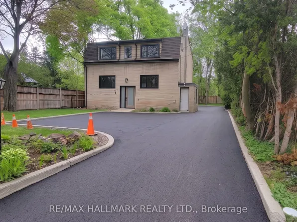 159 Richmond St #3, Richmond Hill, ON L4C 3Y7