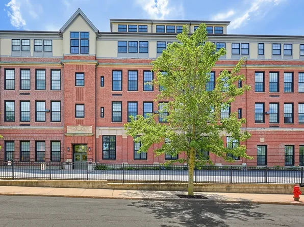 72 Ashland St APT 408, Malden, MA 02148