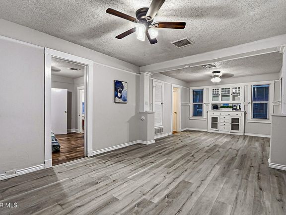 4th image of 3128 Fort Blvd