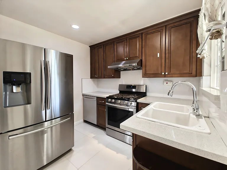 2086 Fairway Glen Dr — Photo 3
