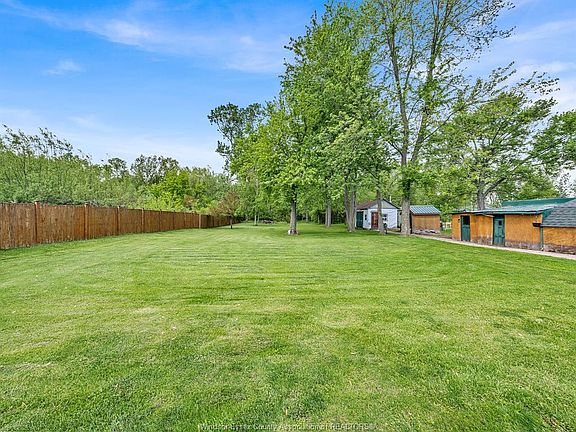 3rd image of 2420 County Road 20 W