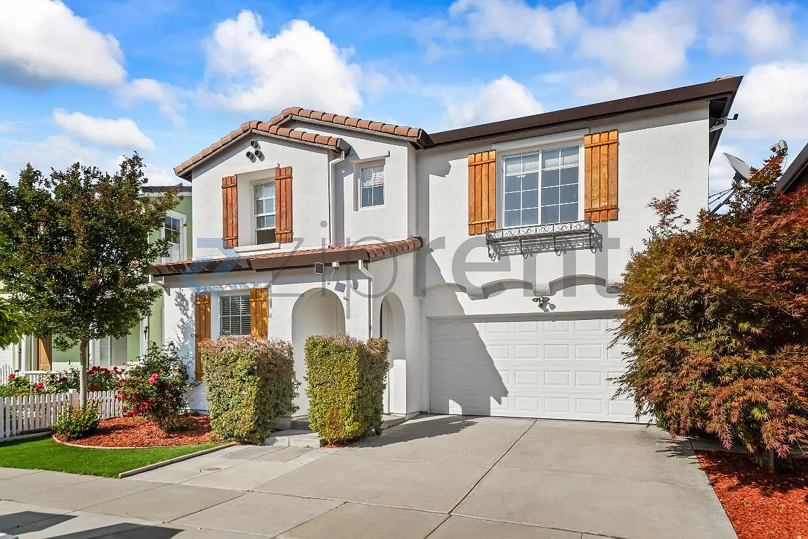 Building Photo - 2960 Stallion Way