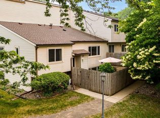 1529 Woodview Ave W, Eagan, MN 55122