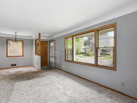 3rd image of 1259 Laurel Ave