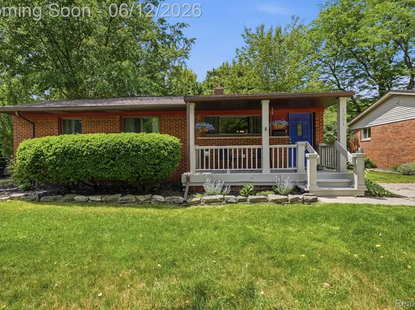 1061 Western Dr, Ann Arbor, MI 48103