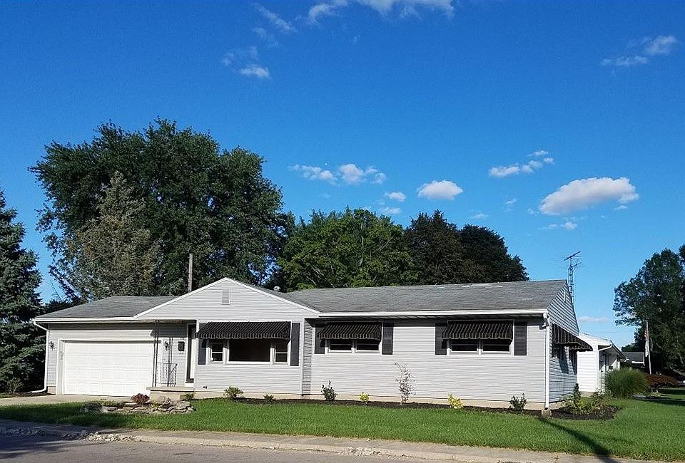 1st image of 770 Amherst Dr