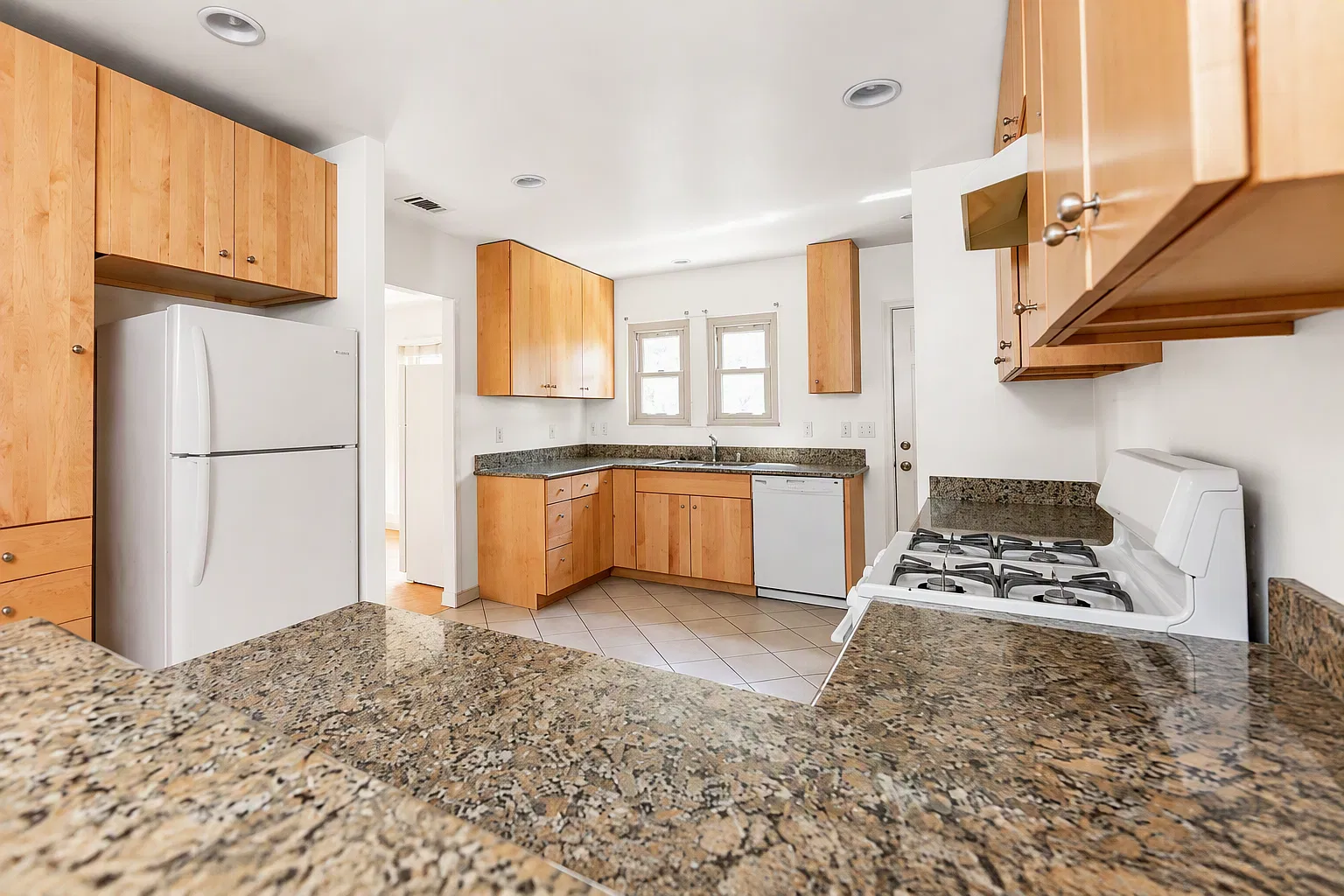369 Lemon St — Photo 2