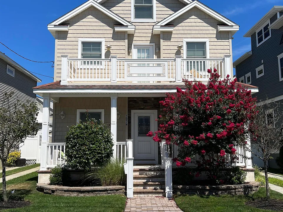 107 N Douglas Ave