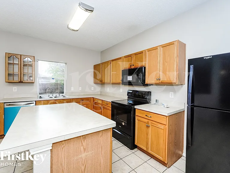 7401 Snow Ridge Dr — Photo 5