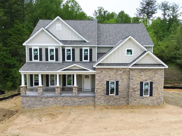 7570 Nandina Dr, Roanoke, VA 24018
