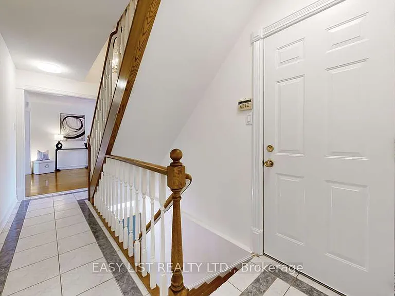 855 Queen St W #1 — Photo 31