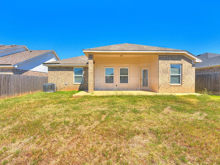 608 Blue Fish Ct — Photo 32