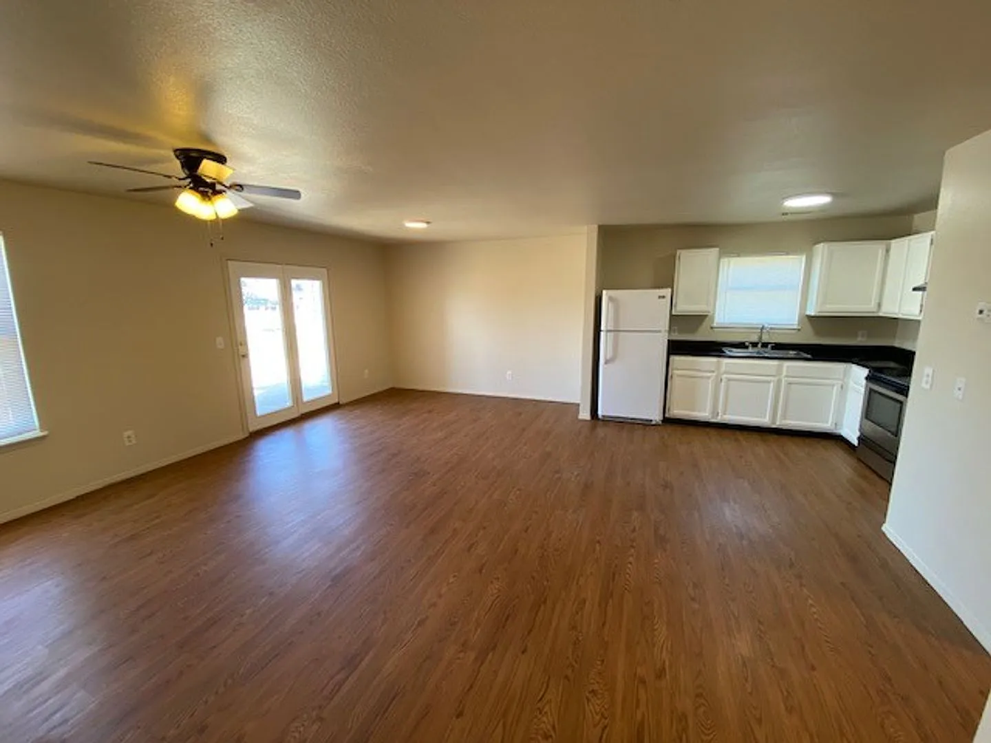 Erin-317 — Photo 3