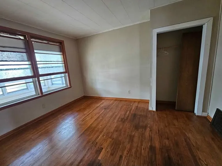887 Rose Ave E #A — Photo 3