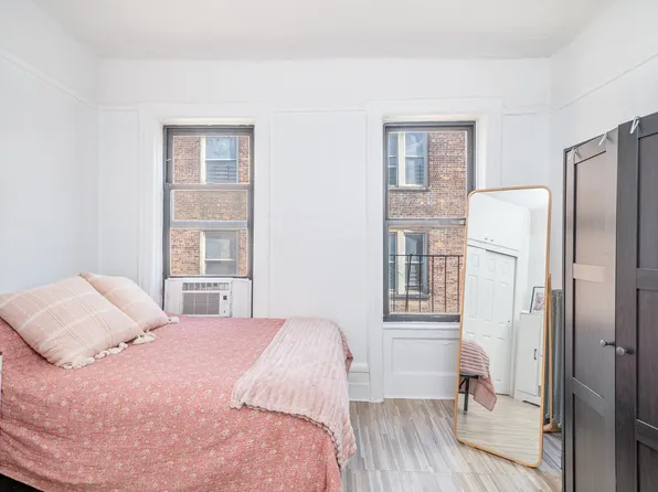 1989 Amsterdam Avenue image 8 of 13