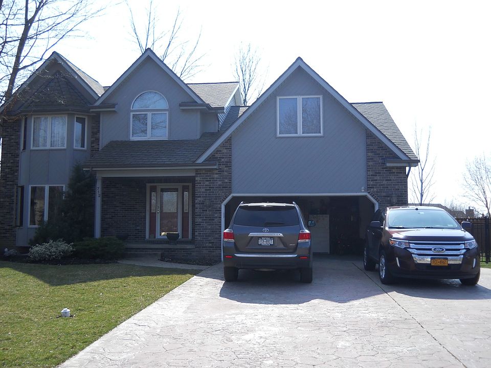 2nd image of 712 Raymond Dr