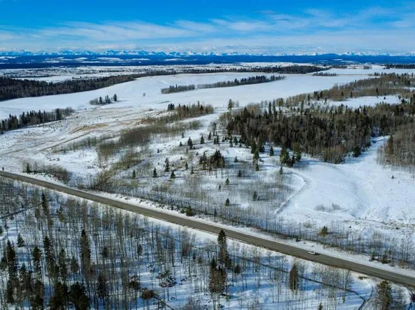 123 Centre St N, Sundre, AB T0M 1X0