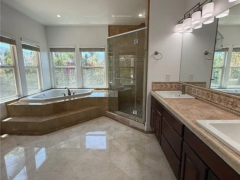 2736 Taylor Ave — Photo 6