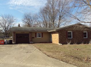 909 Oakcrest Dr, Rantoul, IL 61866