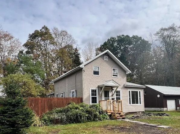 49 Forest Dr, Pulaski, NY 13142