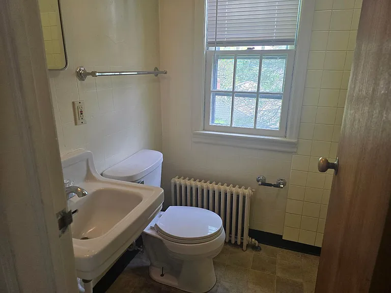 404 W Fairmount Ave — Photo 5
