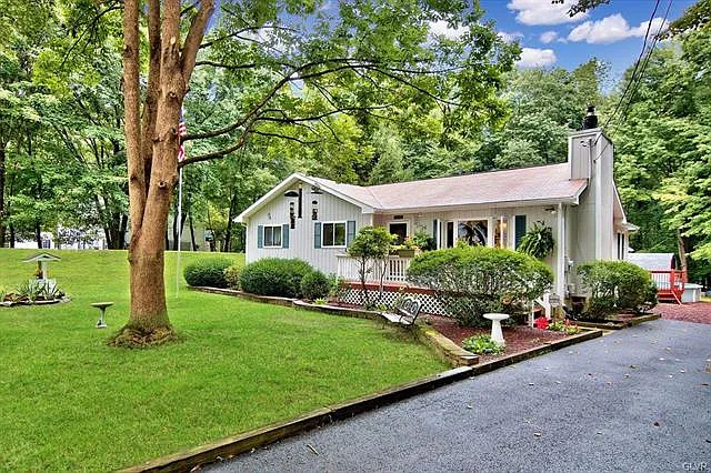 535 Highland Dr photo 1