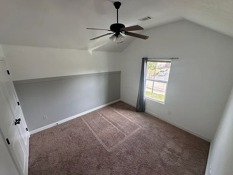 511 Sebastian Dr — Photo 21