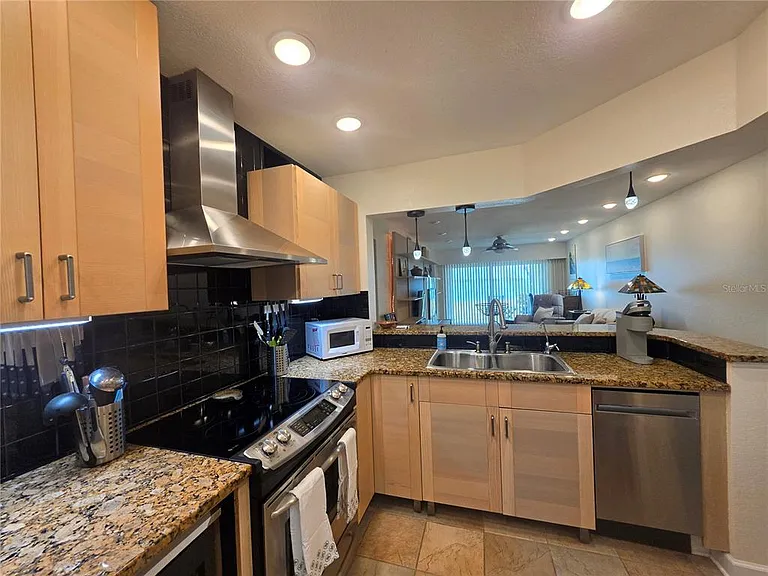6295 Bahia Del Mar Cir #111 — Photo 7